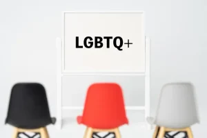 日本におけるLGBTQ+の割合と学校・職場での課題とは？ _1